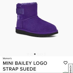 UGG Mini Bailey Logo Strap Women’s size 9
